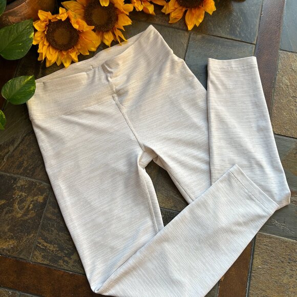 Outdoor Voices Flow 7/8 Leggings Size M (NWOT) - Picture 3 of 11